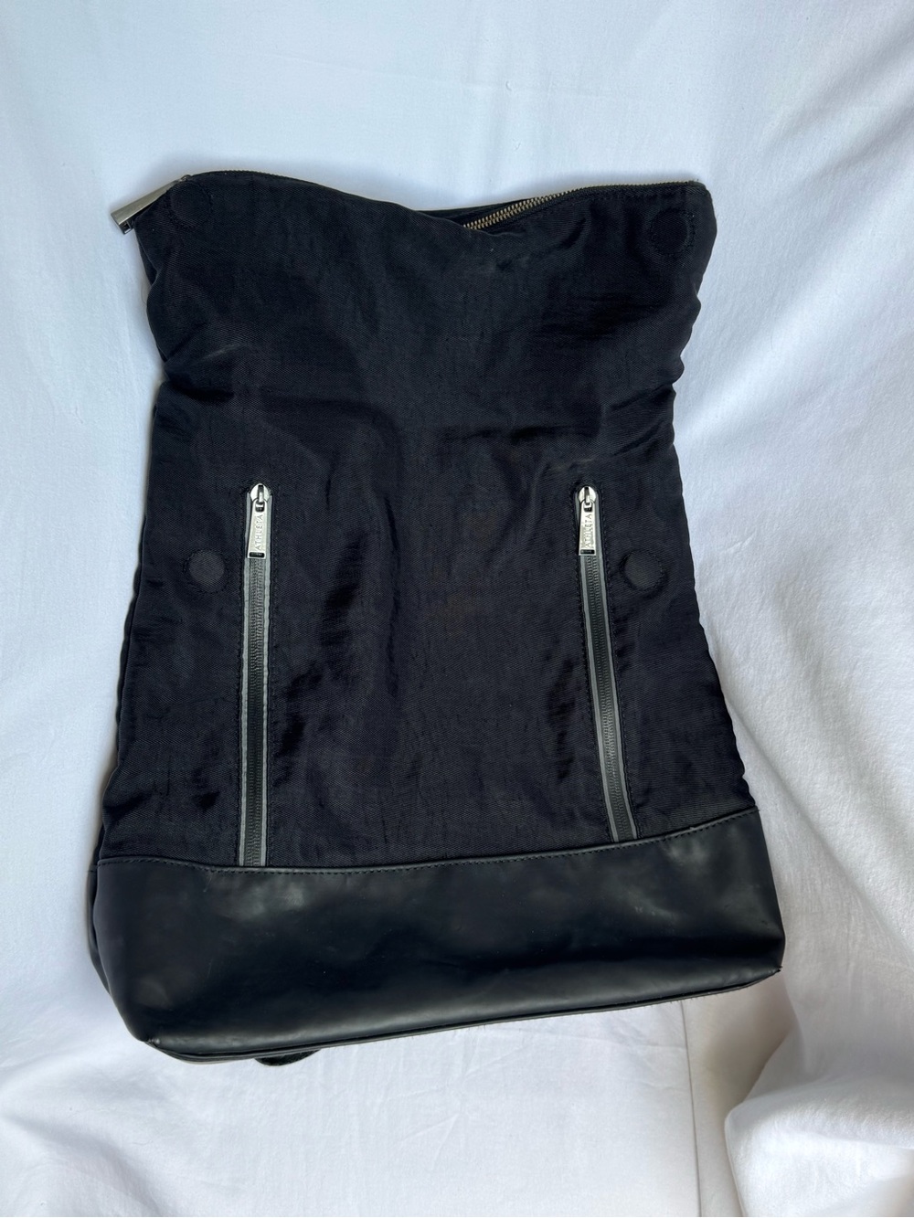 Athleta Foldover Top Crossbody Black Nylon Gym Bag Unisex Adjustable Strap - Picture 3 of 9